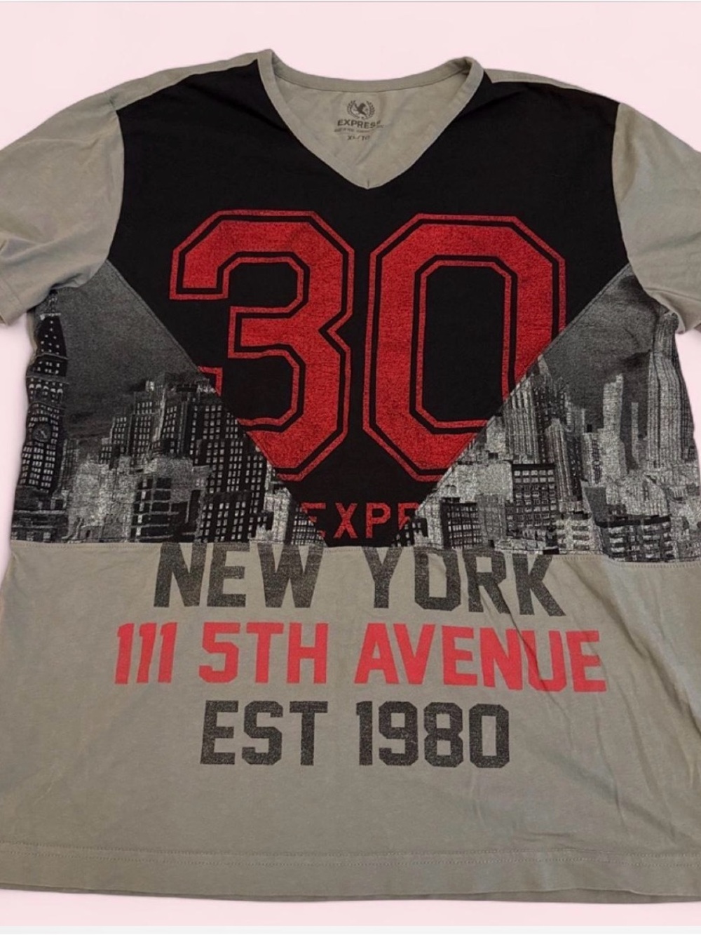 Express Men’s Black and Gray V-Neck Graphic Tee with Red Print